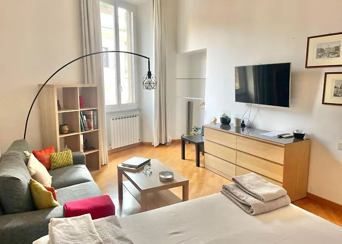 Two Bedrooms Spanish Steps Apartment *